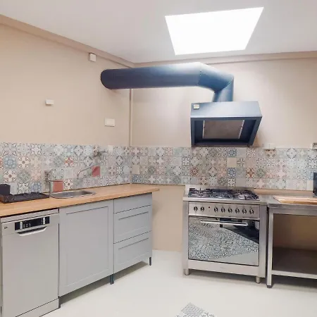 Holiday home In With Barbecue *